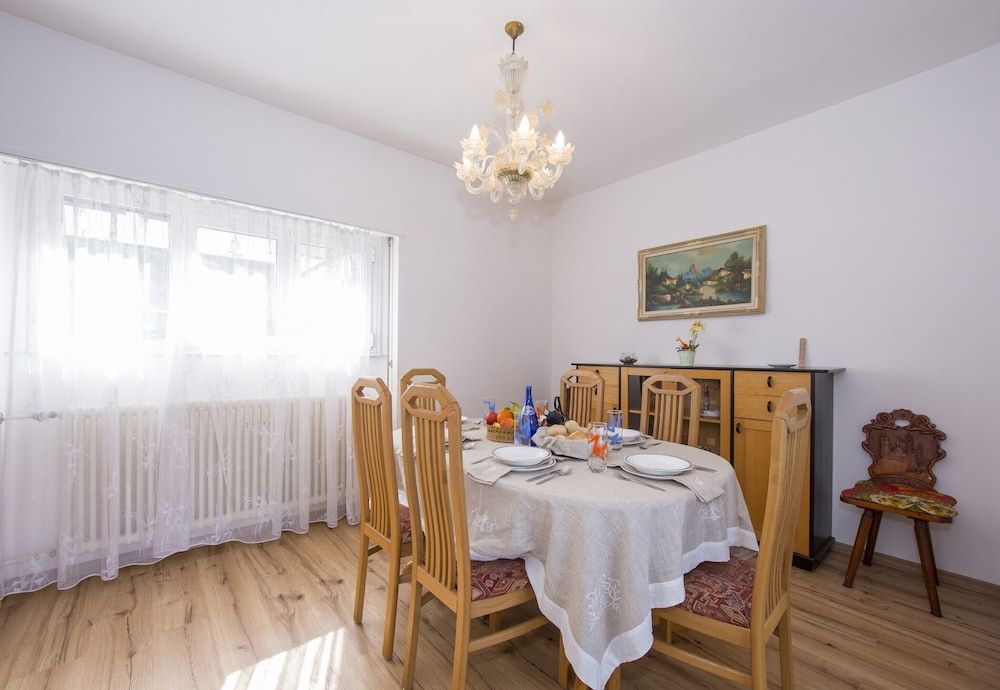 Aldesago Panoramica Family Apartment, 2 Bedrooms, 2 Bathrooms, Mountainside (Aldesago Panoramica) 10