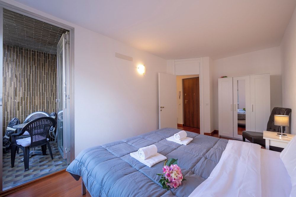 undefined Sunlight - 150m From the Lake 10