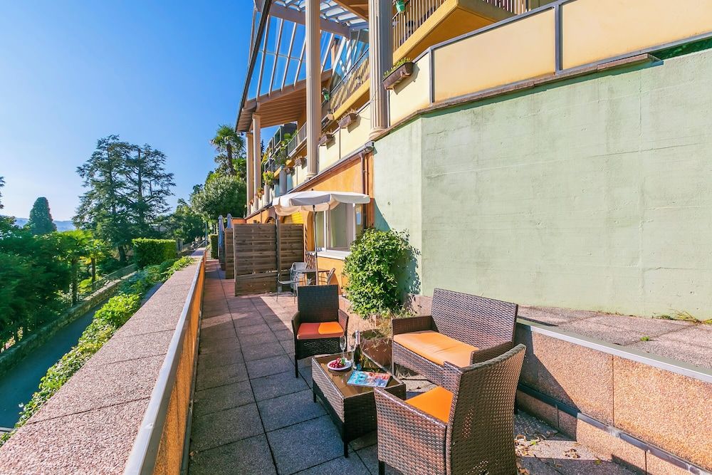 undefined Magnolia Apt. 1 Front Lake 4