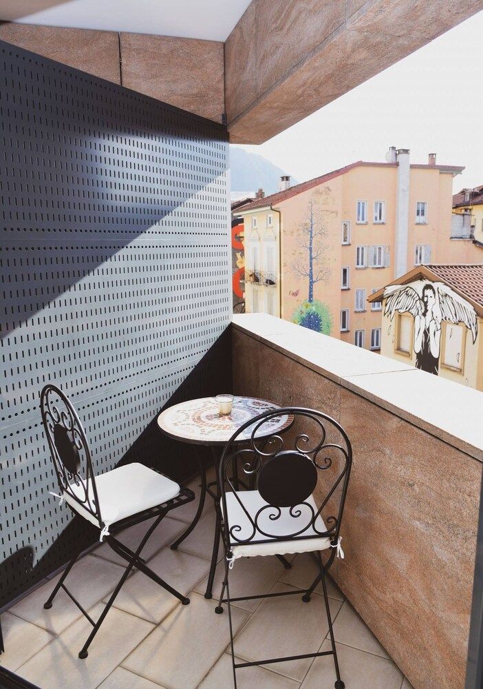 Central City Suite Apartment🧡 Apartment, 1 Bedroom, Accessible, Balcony 30