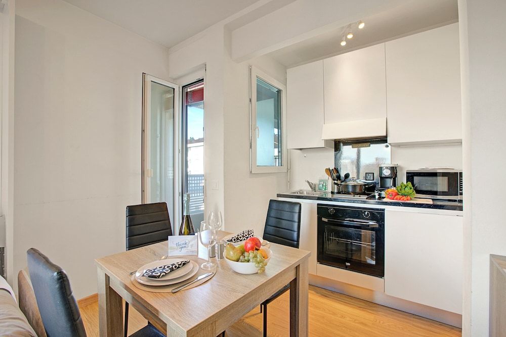 undefined Lean Home 8