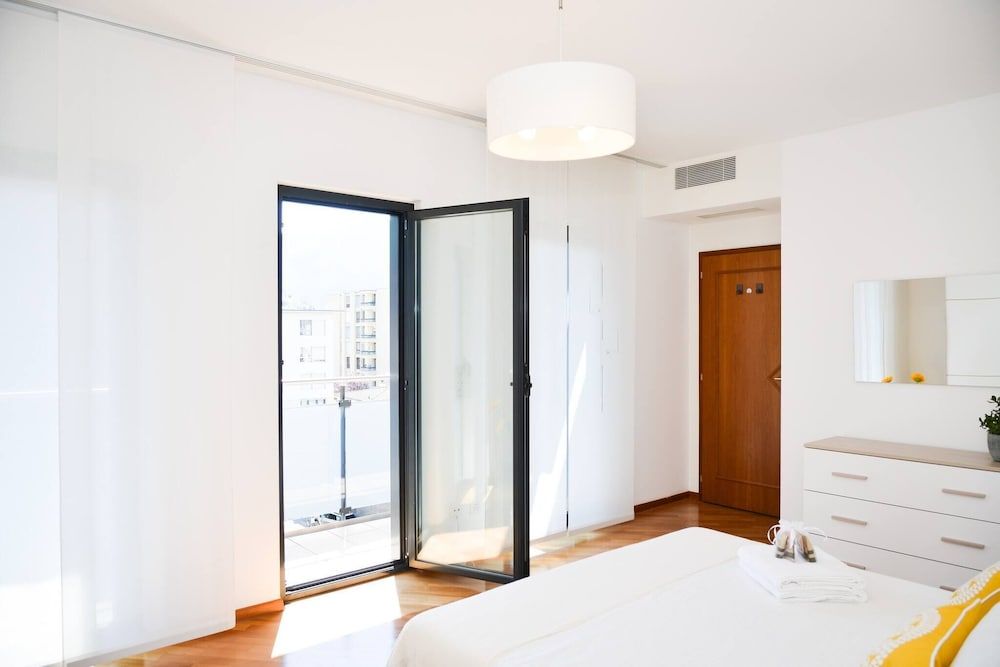 One & Only 🎖central City Penthouse Apartment, 3 Bedrooms, Accessible, Smoking 22