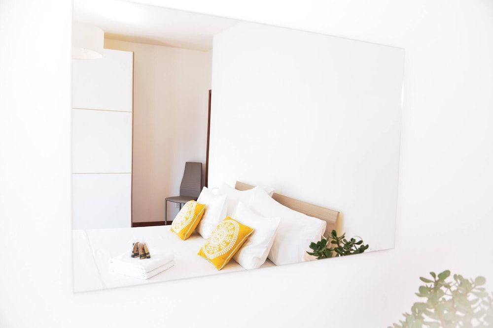 One & Only 🎖central City Penthouse Apartment, 3 Bedrooms, Accessible, Smoking 5