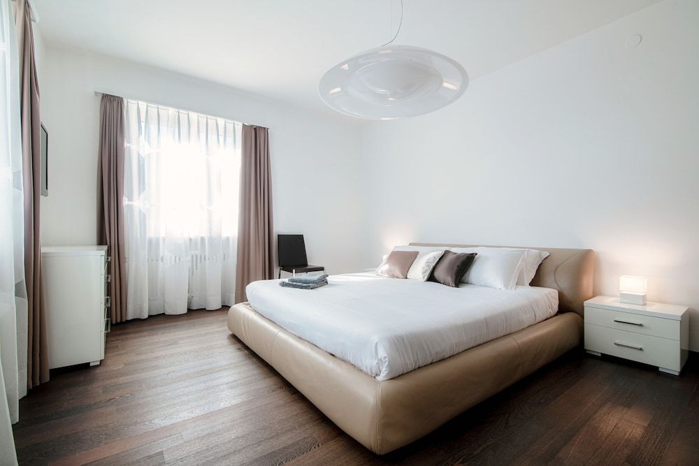 undefined Luce di Lago 3