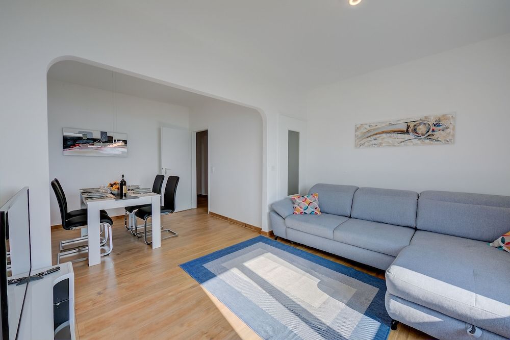 Ca' Gina Panoramica - Monte Bre Standard Apartment, 2 Bedrooms, Mountainside (Ca' Gina Panoramica - Monte Brè) 3