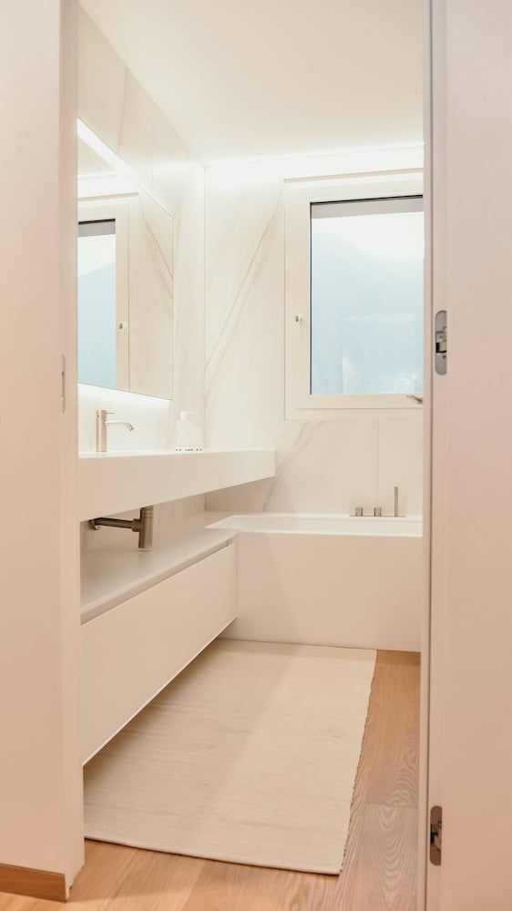 One & Only Il Cammino Penthouse Apartment, 2 Bedrooms, Balcony, Lake View 39