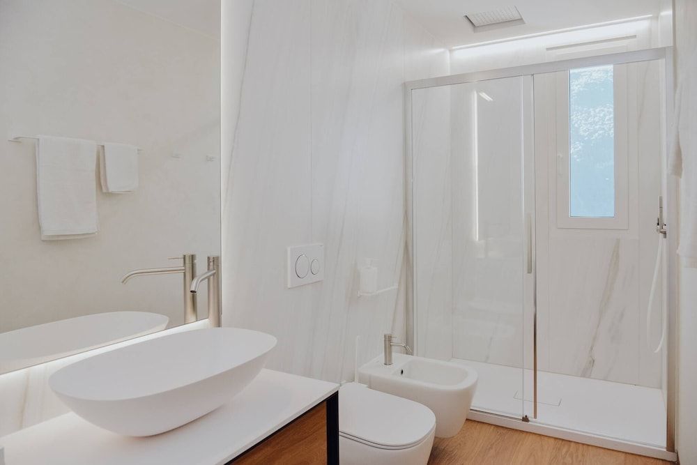 One & Only Il Cammino Penthouse Apartment, 2 Bedrooms, Balcony, Lake View 25