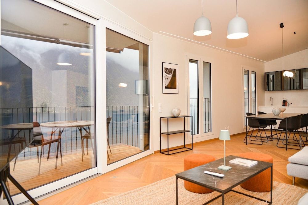 One & Only Il Cammino Penthouse Apartment, 2 Bedrooms, Balcony, Lake View 20