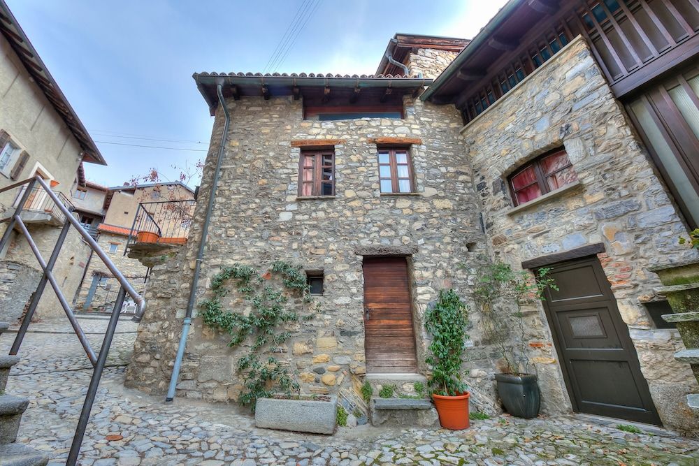 undefined Rustico Romantico Brè