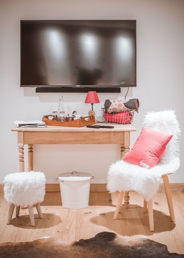 Lifestyle Rooms & Suites by Beau-Séjour Lifestyle Deluxe Double Room 13