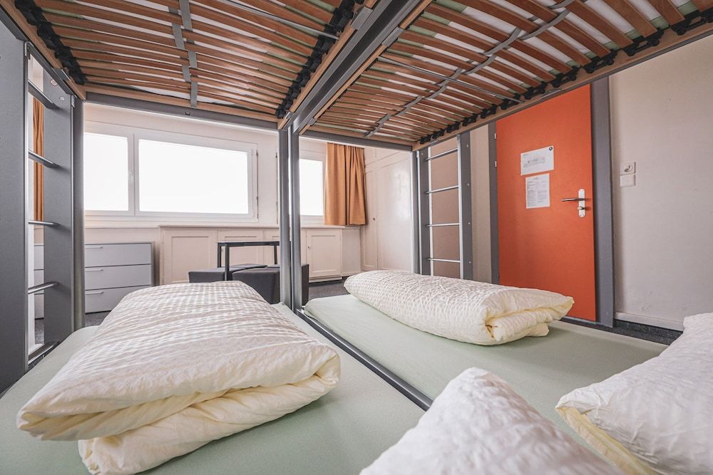 Arosa Mountain Lodge Deluxe Room (8 beds) 3