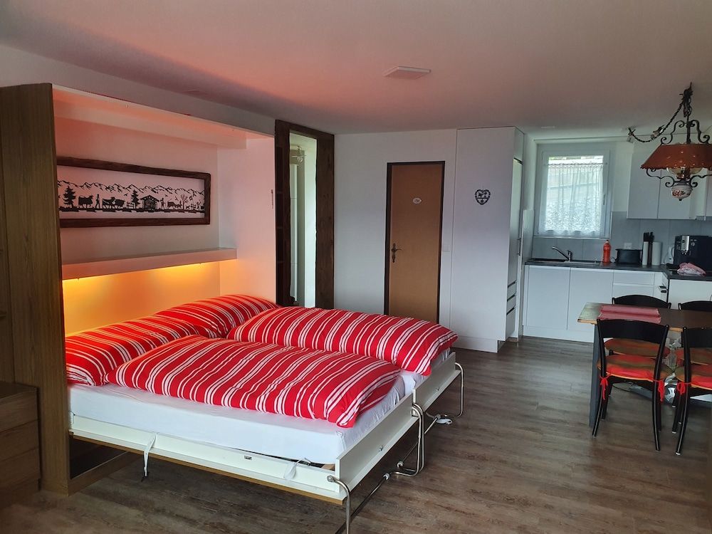 Studio, 1 Bedroom, Smoking, Balcony