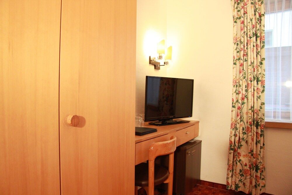 undefined Petit Steffani 8