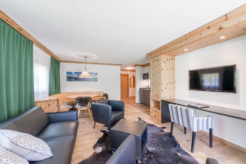 undefined Hotel Cervus St. Moritz 10