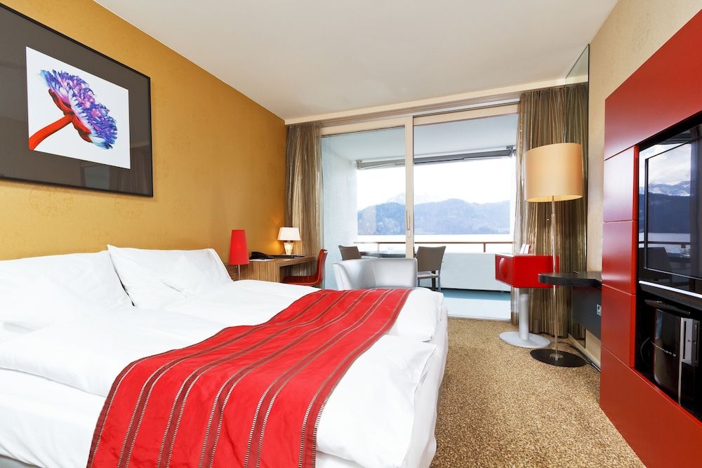 Post Hotel Weggis Comfort Twin Room, 2 Twin Beds, Lake View 2