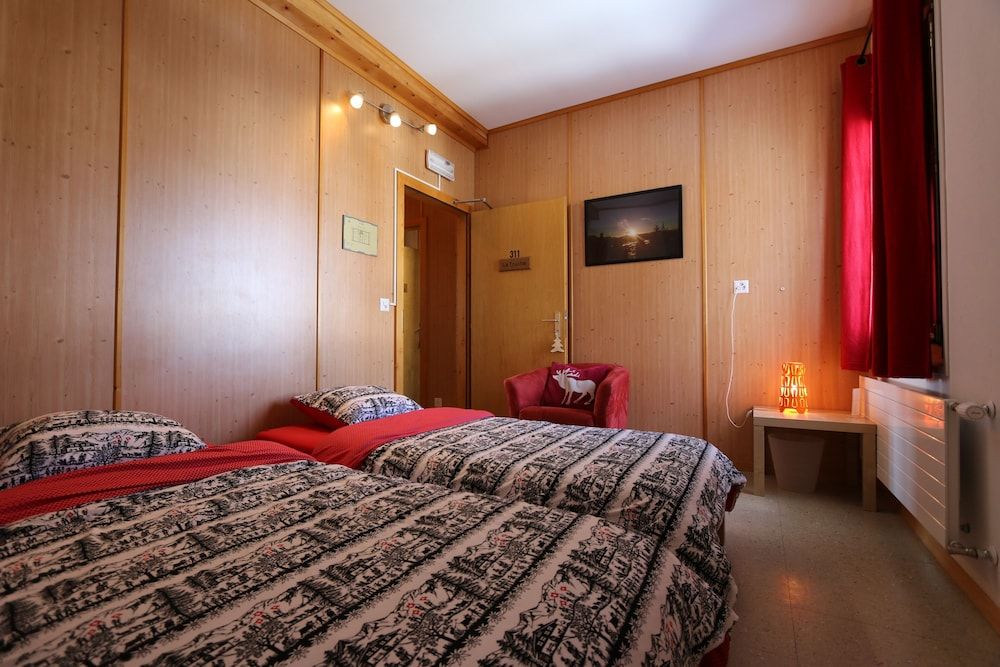 Twin Room, Shared Bathroom
