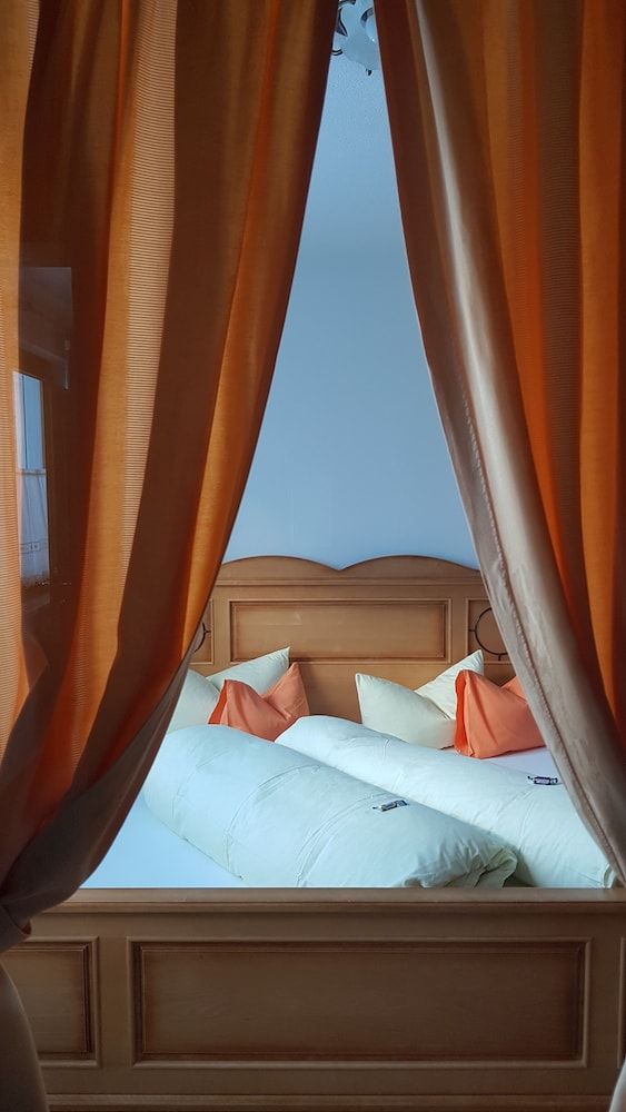 Family Apartment, 1 King Bed, Mountain View