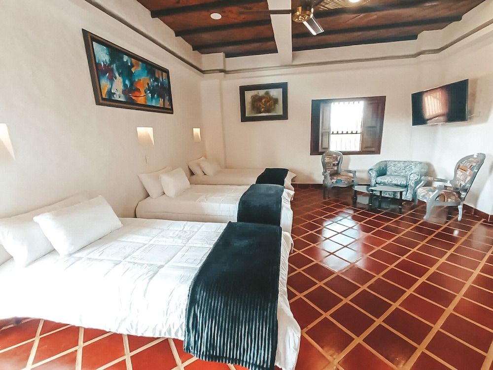 Quintuple Room