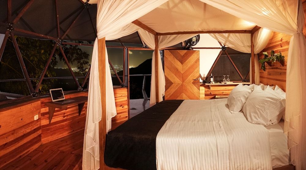 Trekker Glamping Deluxe Suite 3