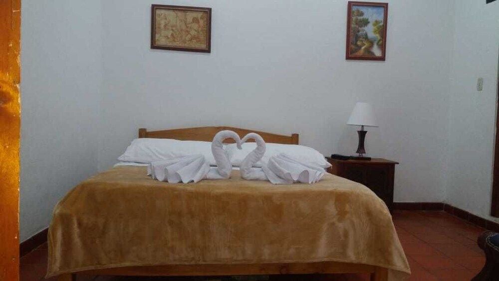 Honeymoon Suite, Private Bathroom