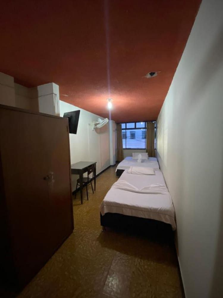 Selecta Colonial Triple Room 3