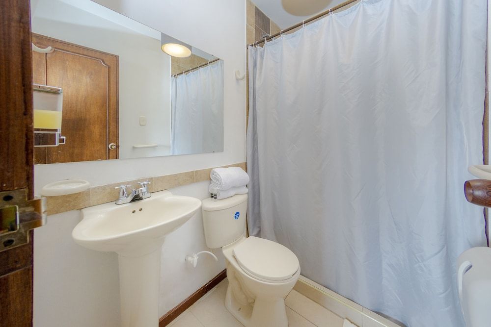 Ayenda Mountain Hostels Manizales Standard Quadruple Room 4