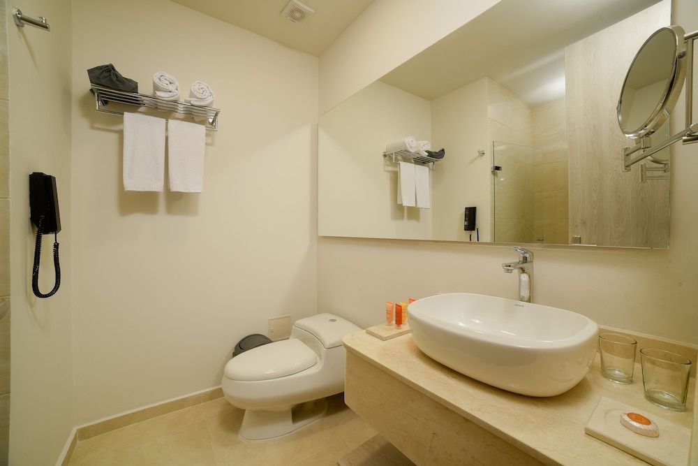 Hotel Dorado Plaza Alto Prado Standard Triple Room 4