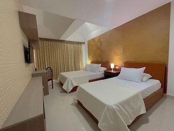 Hotel Prado 72 INN Standard Triple Room 3