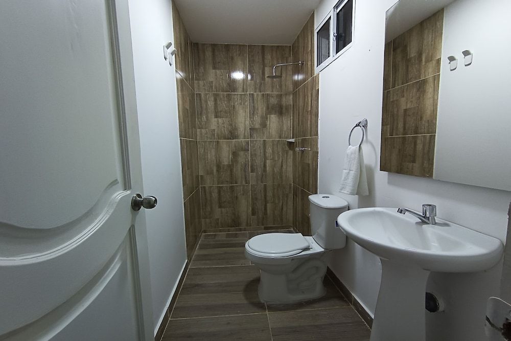 Ayenda Brisas del Rio Standard Triple Room 4