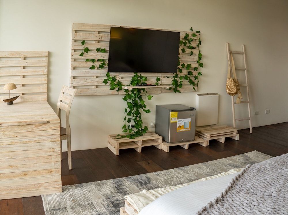 Sukha Resort Deluxe Room 11