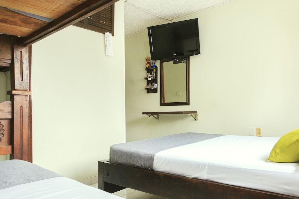 Ayenda 1506 La Puerta del Sol Superior Quadruple Room 2