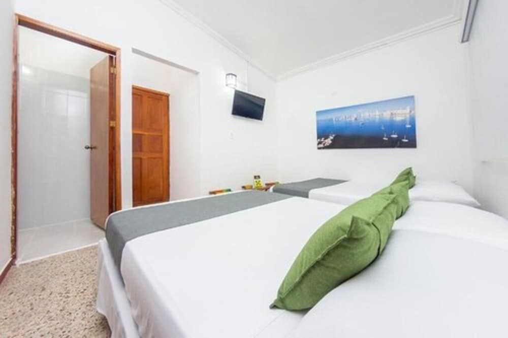 Hotel Ayenda Casa Cano 1805 Quadruple Room 2