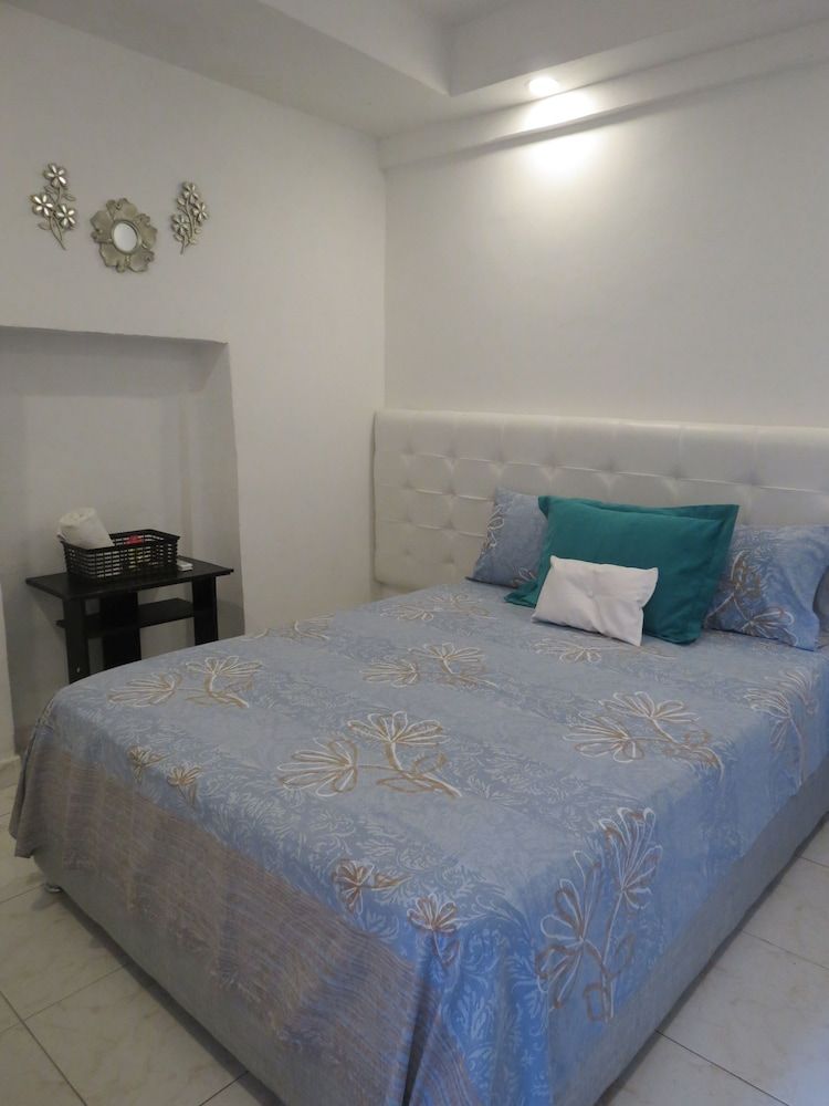 Basic Double Room, 1 Double Bed, Non Smoking, Shared Bathroom
