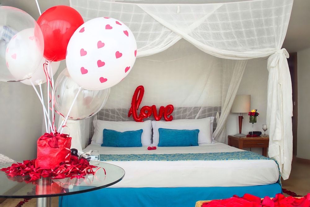 Superior Room, Partial Ocean View