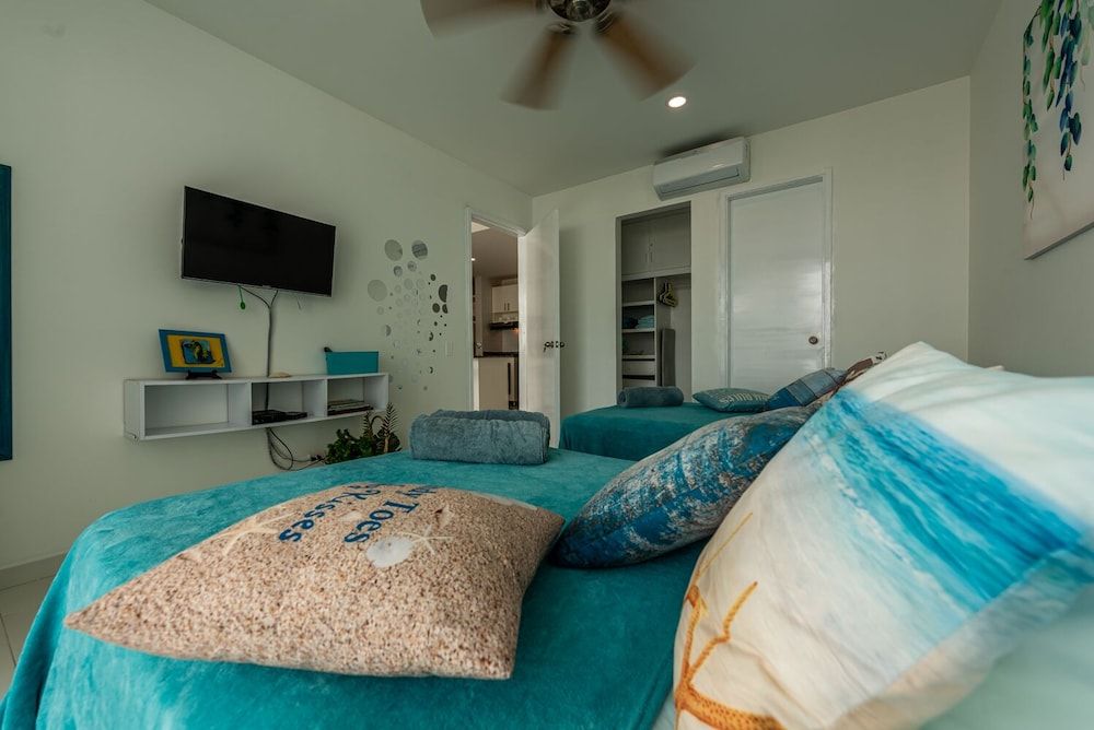 Family Apartment, 1 Bedroom, Ocean View, Beachside