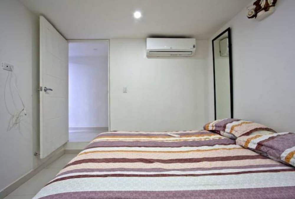 Apartment, 2 Bedrooms, Smoking