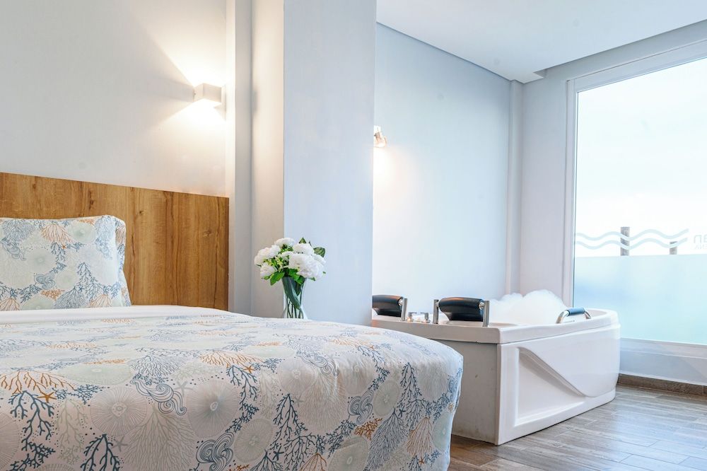 Superior Double or Twin Room, Hot Tub, Sea View