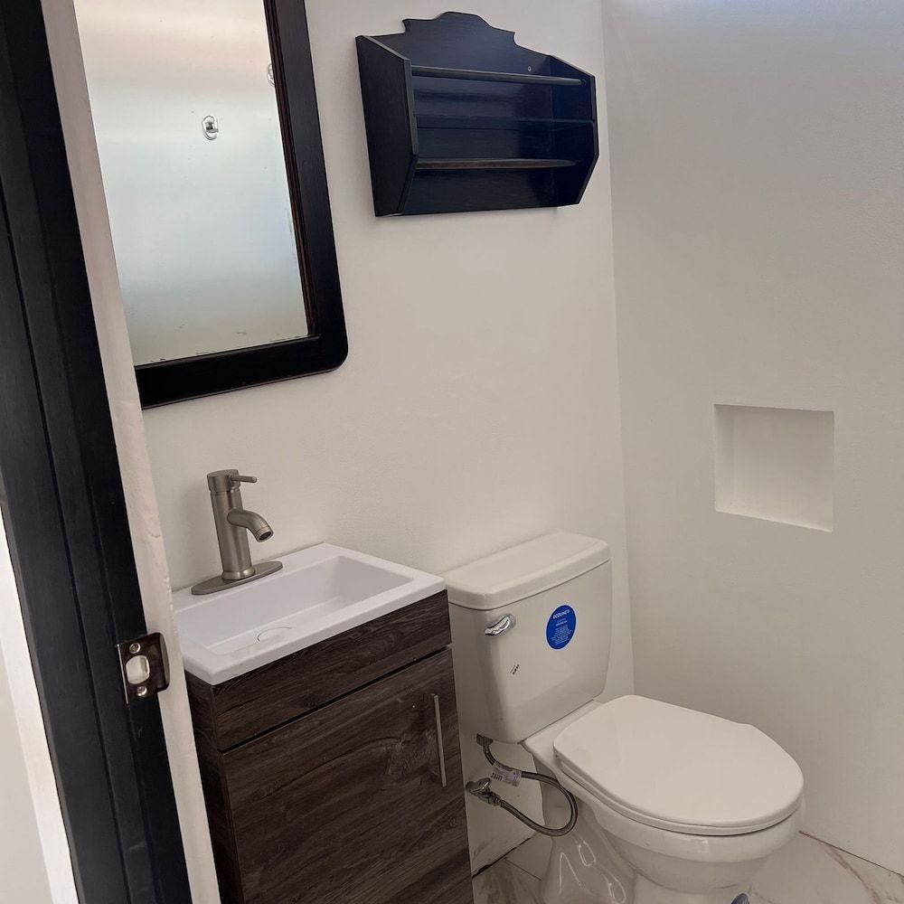 Hotel Naralit Basic Room 8