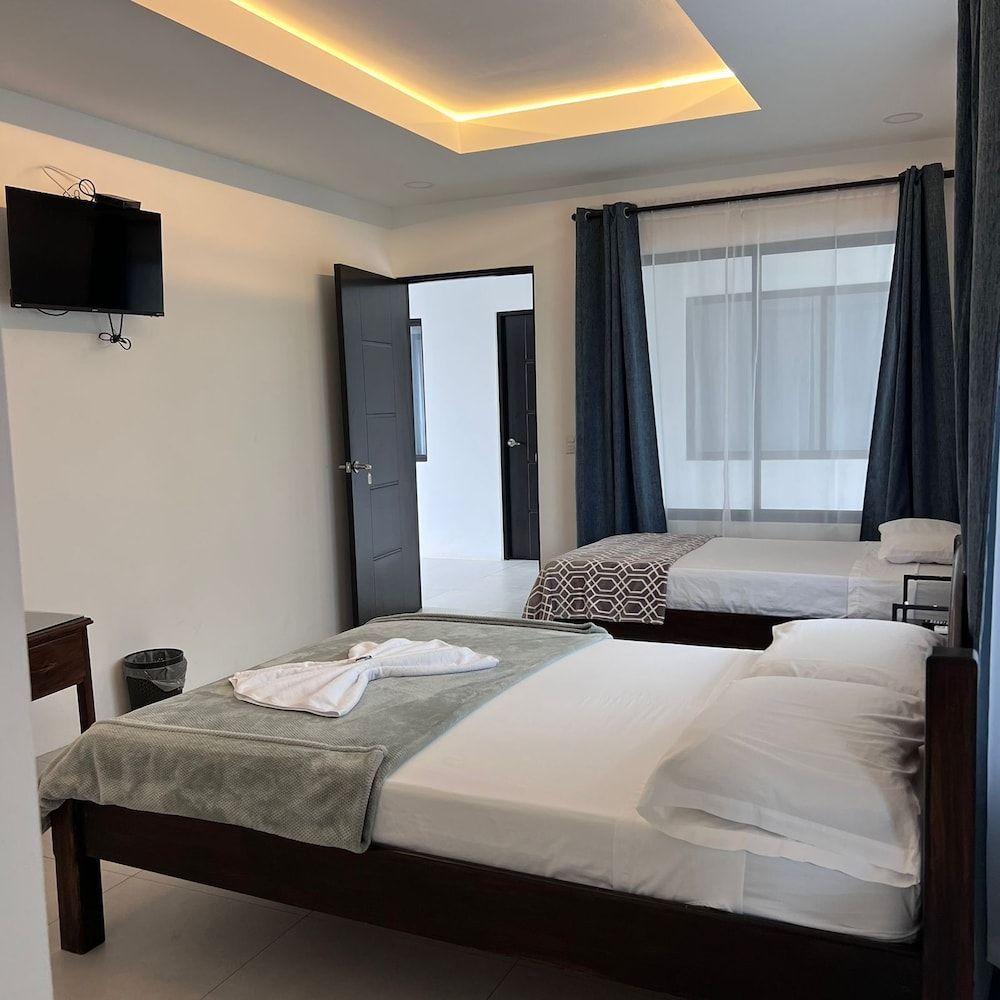 Hotel Naralit Deluxe Room 2