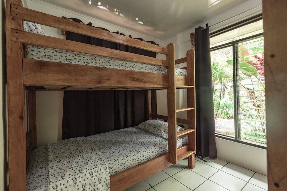 Family House, 3 Bedrooms, 2 Bathrooms, Garden View