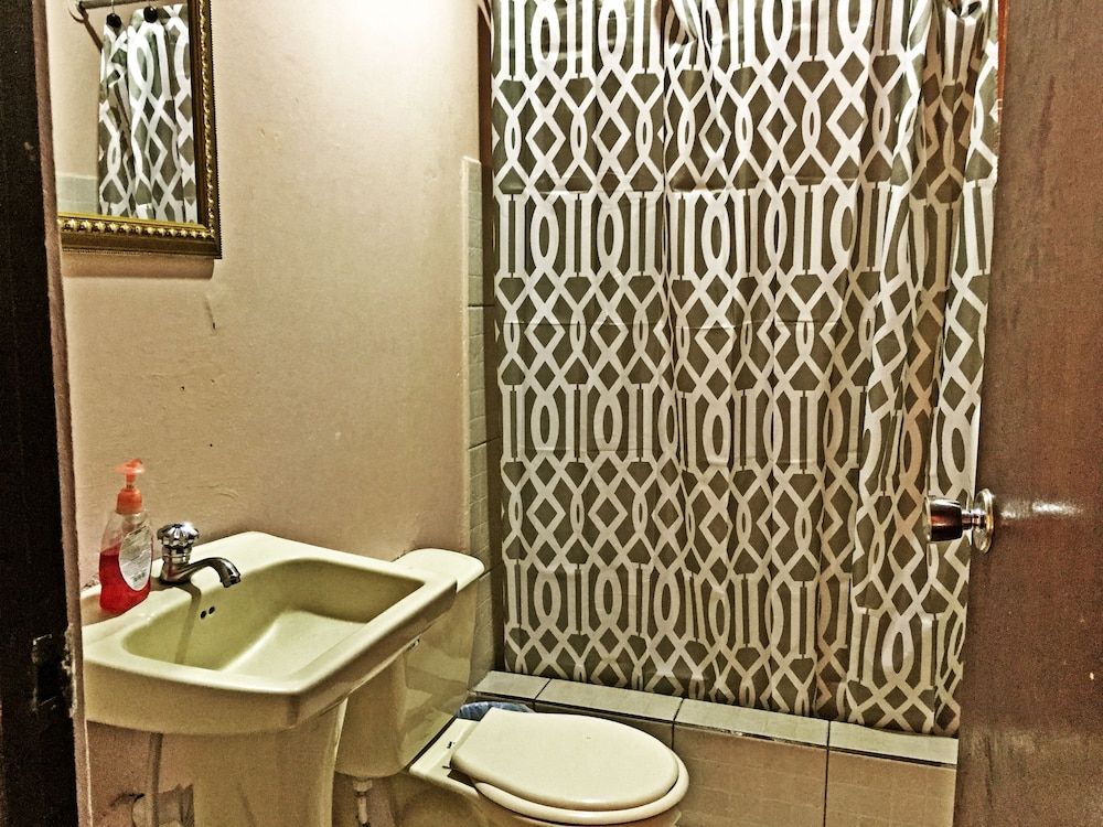 Economy Double Room, 1 King Bed, Shared Bathroom