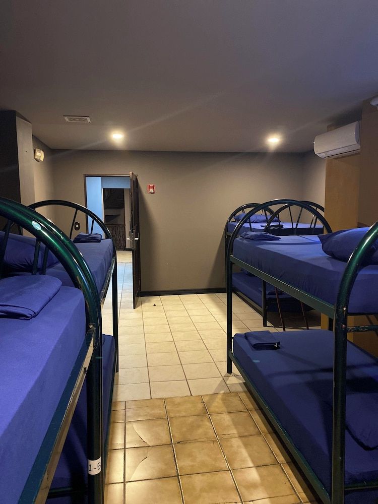 Alajuela Backpackers Airport Hostel 10-Bed Mixed Dormitory Room