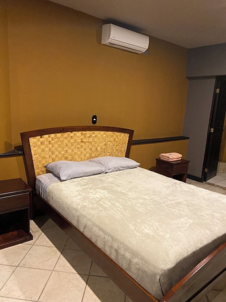 Alajuela Backpackers Airport Hostel