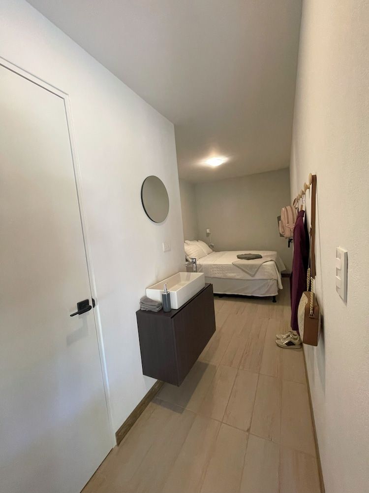 Nina´s - Juan Santamaria Business Room