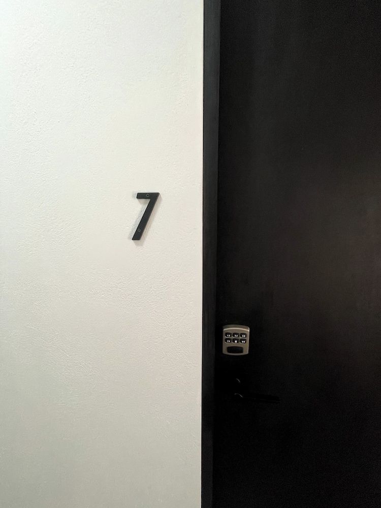 Nina´s - Juan Santamaria Standard Room, No Windows 8