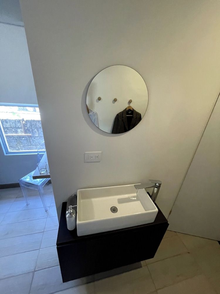 Nina´s - Juan Santamaria Traditional Room 9