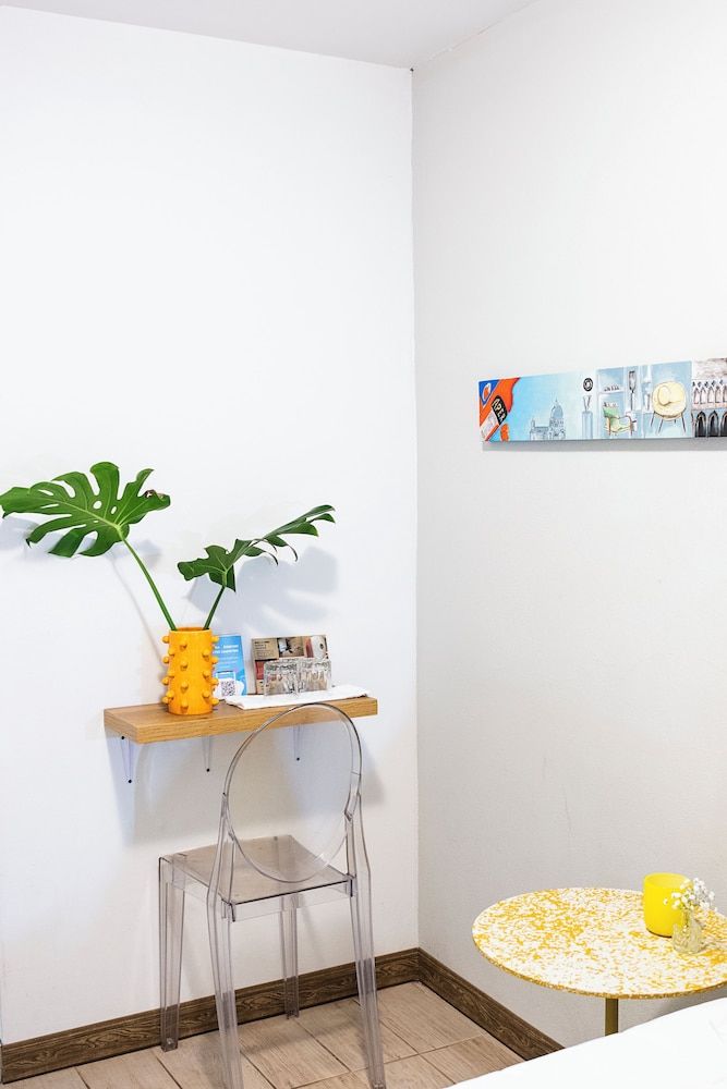 Nina´s - Juan Santamaria Traditional Room 17