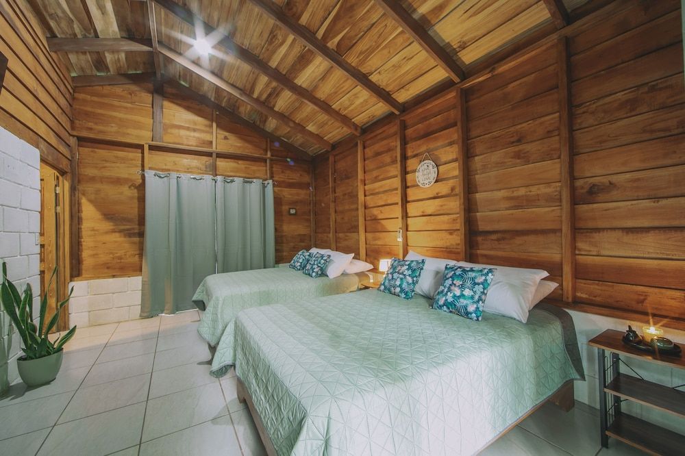 Eden Organic Farm & Bungalows Casita Colibri