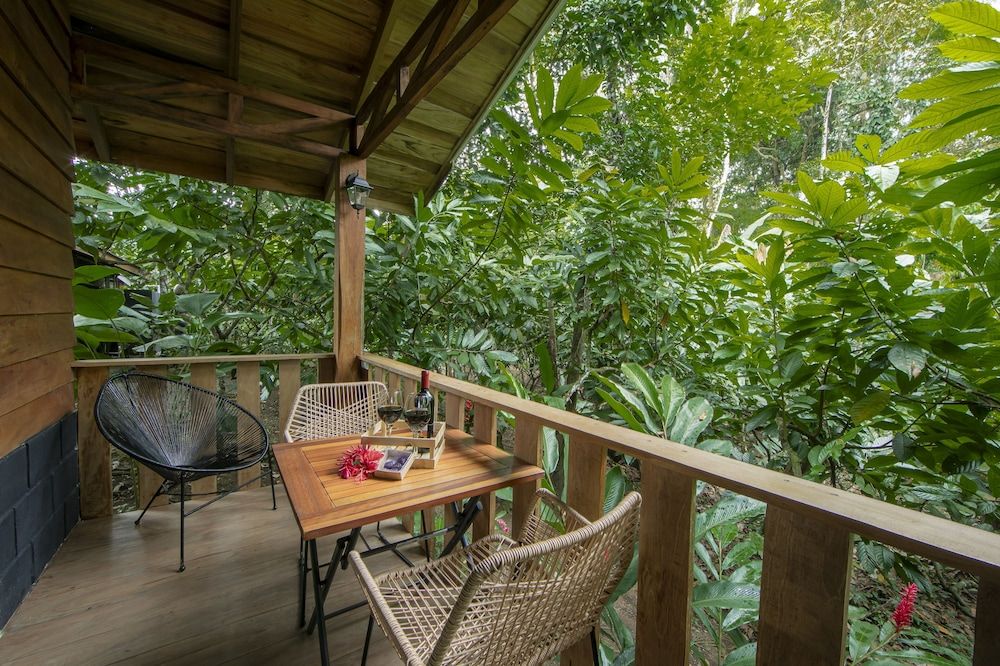 Eden Organic Farm & Bungalows Casita Colibri 6