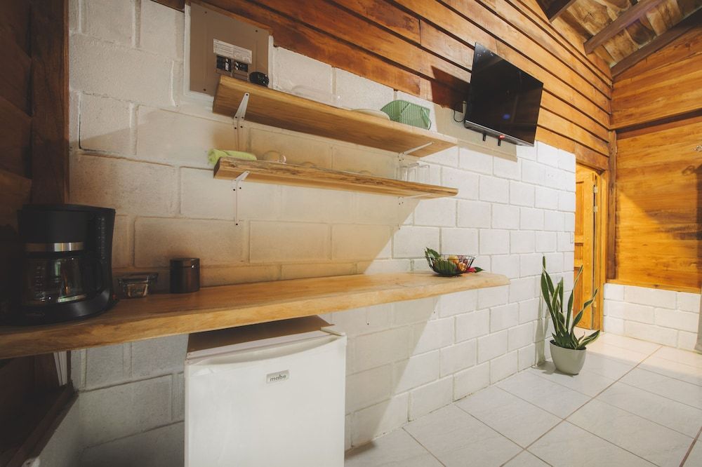 Eden Organic Farm & Bungalows Casita Colibri 11